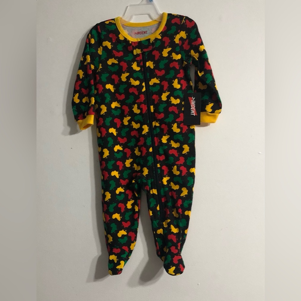 Indent baby unisex  play N Sleep onesie multi color maps graphic black..3-6M